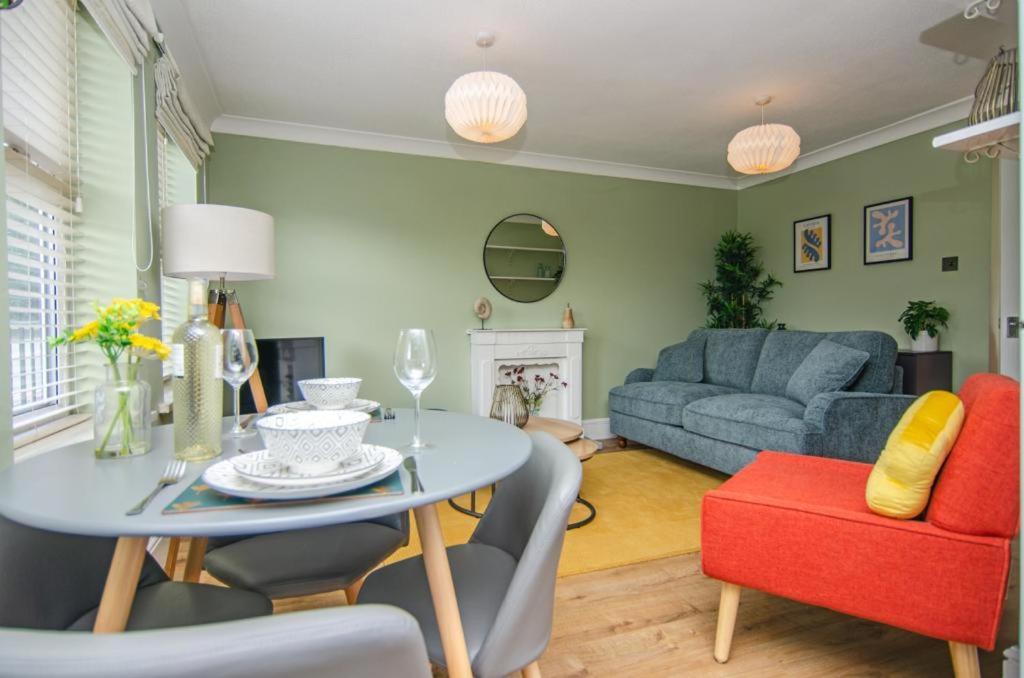 Cosy Lichfield Apartment Экстерьер фото
